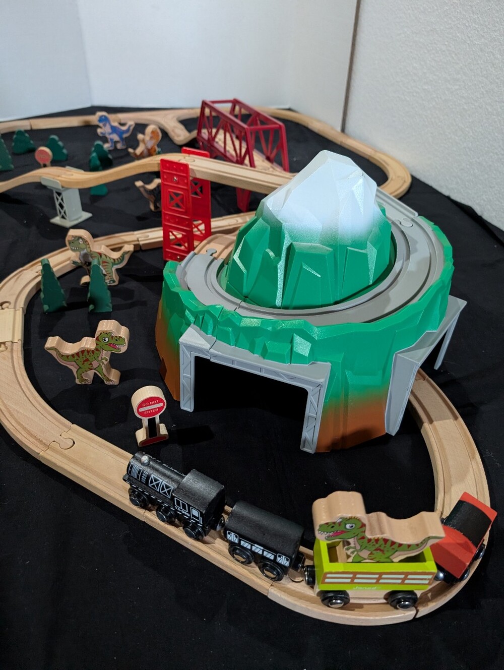 Wooden Railway Train Track Set Dinosaur Themed Cave Bridges Dinosaurs Trains